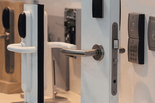 Locksmith Burbank, IL. Residential and commercial electronic locks available in our store and on our mobile locksmith truck offering emergency lockout and burglary repairs to Burbank residential and commercial customers.
