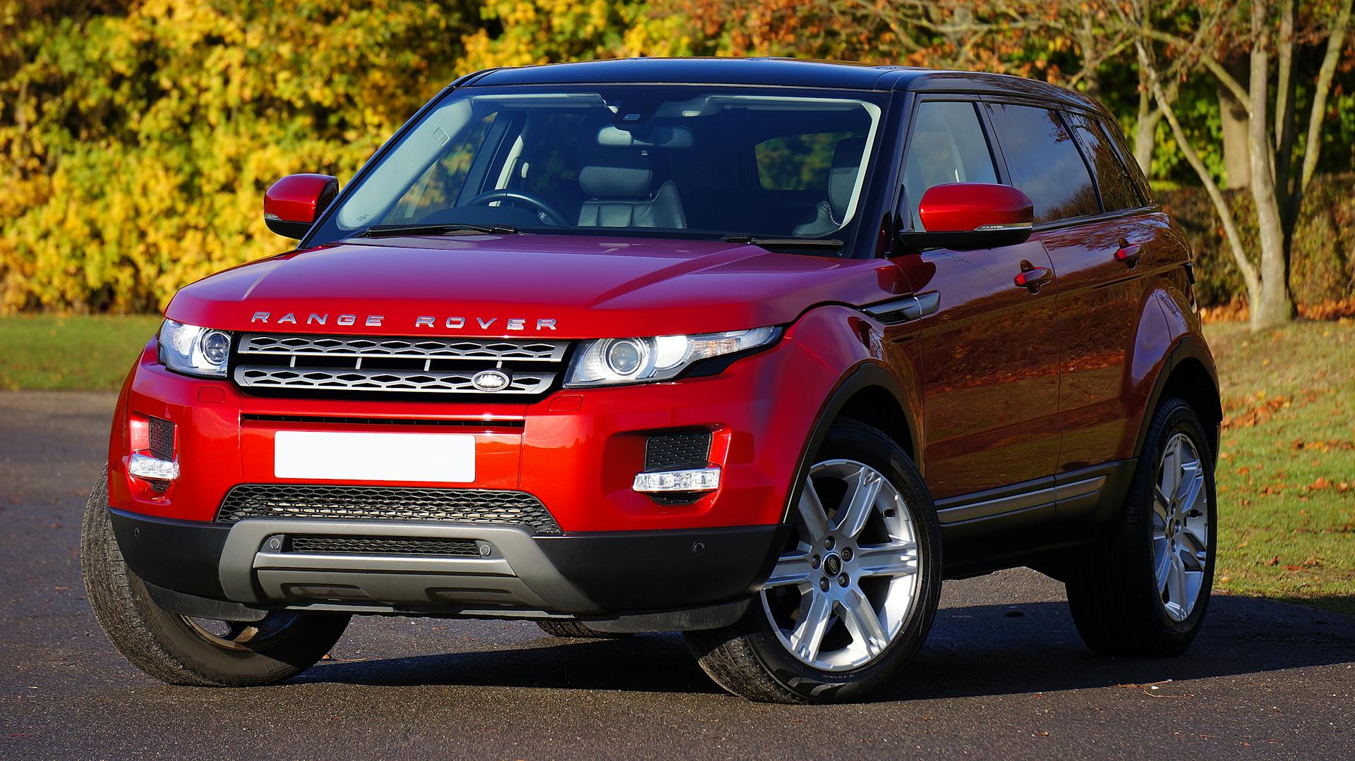 Range Rover prepared for automotive locksmith service in Chicago
