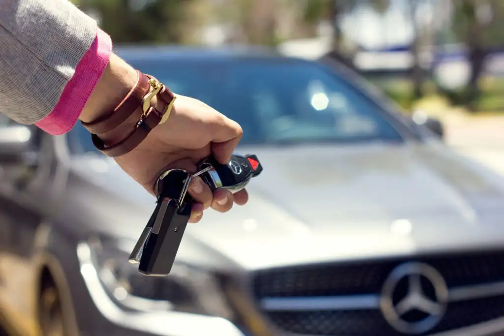 Automotive locksmith car key and remote service in Chicago